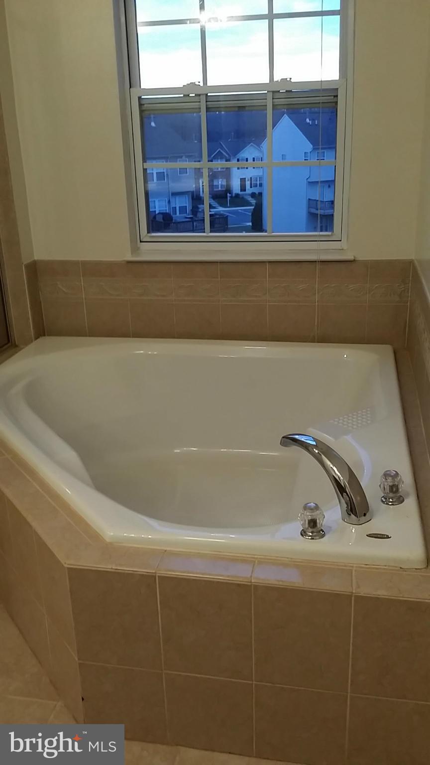 HOLLY WOODS - Residential Lease