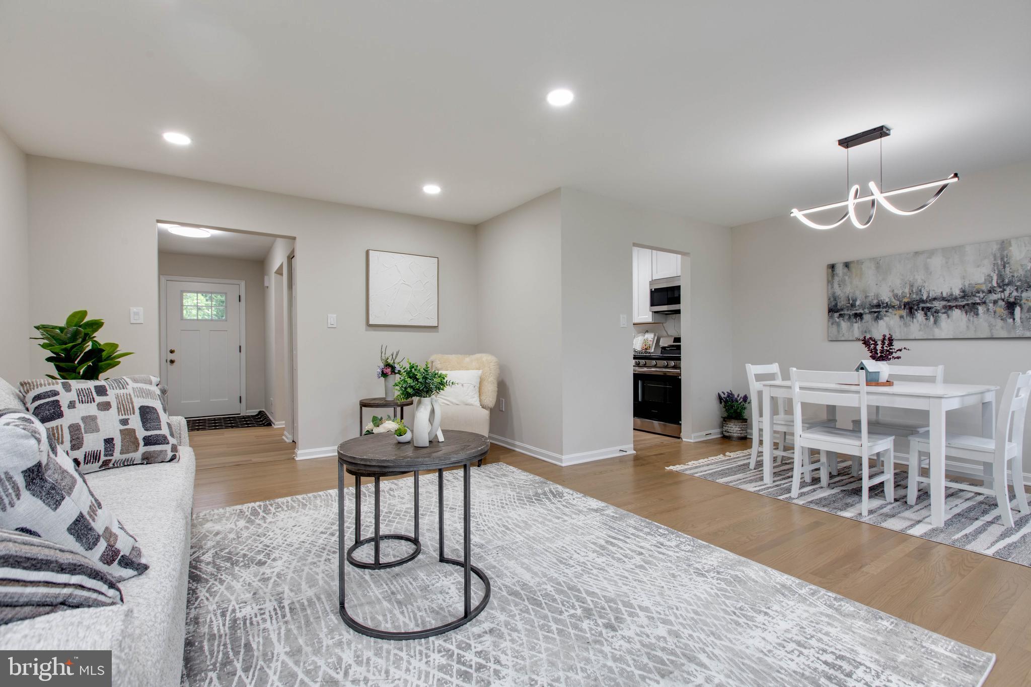 WHITE OAK MANOR - Residential