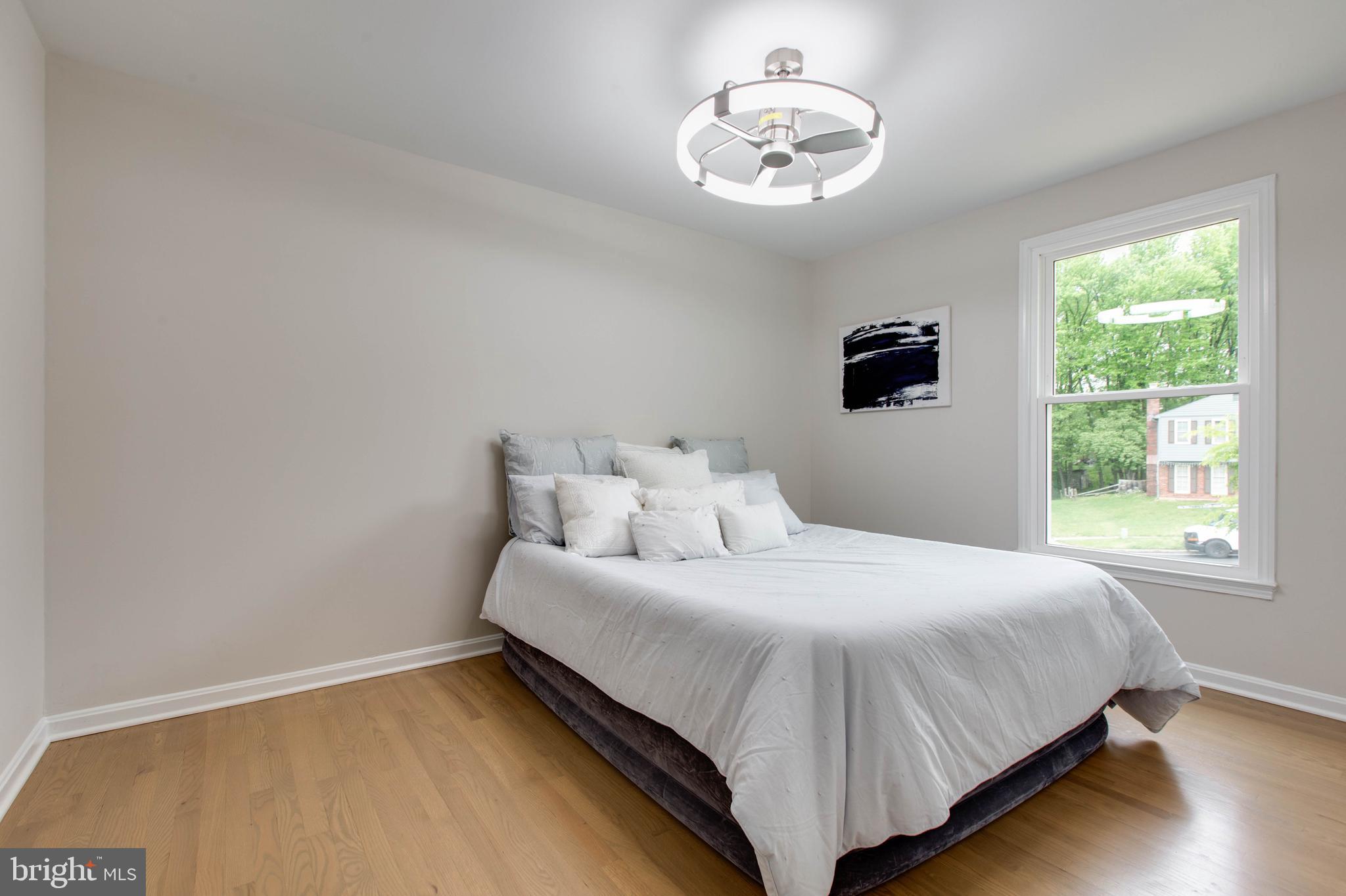 WHITE OAK MANOR - Residential