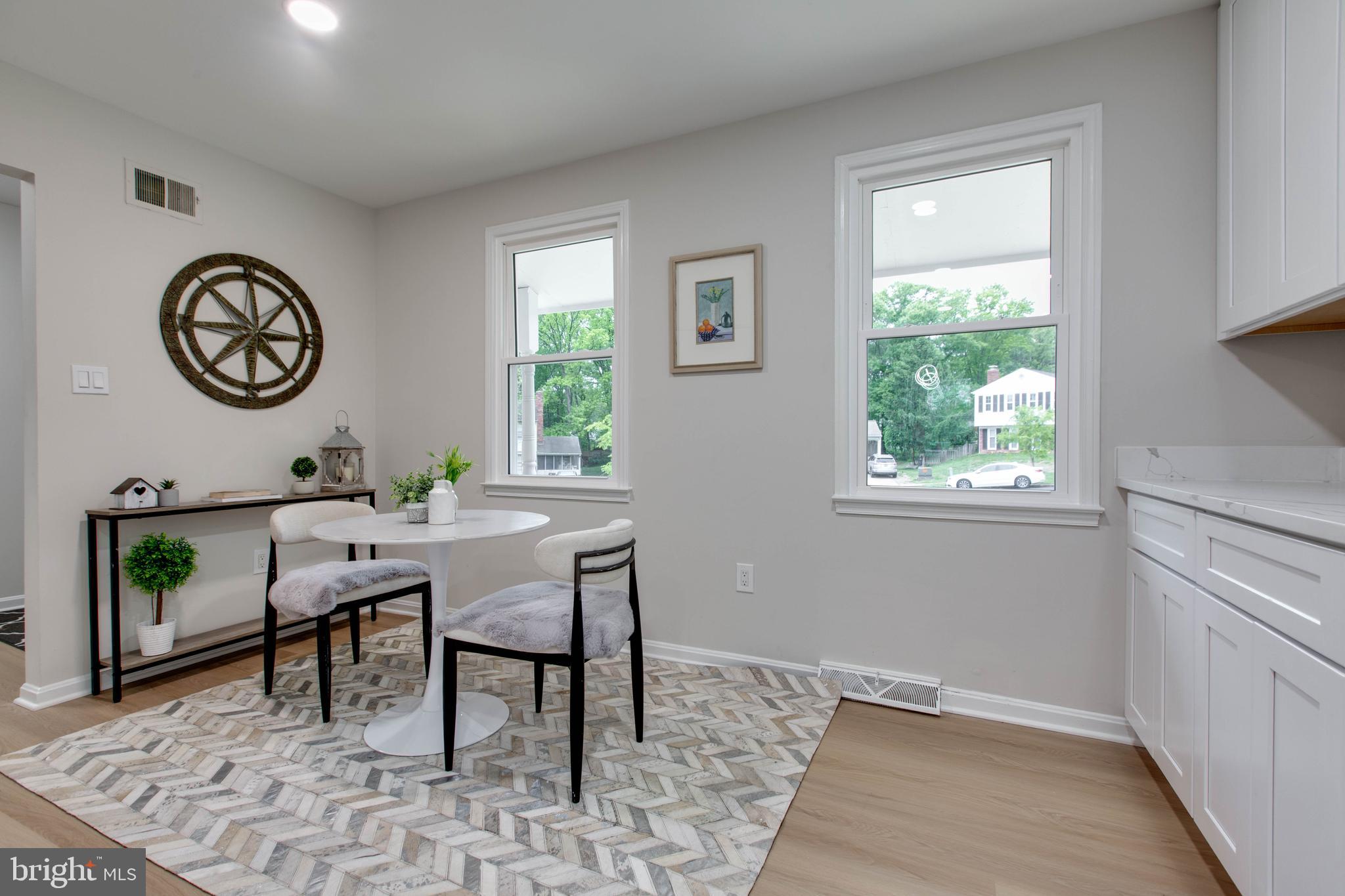 WHITE OAK MANOR - Residential