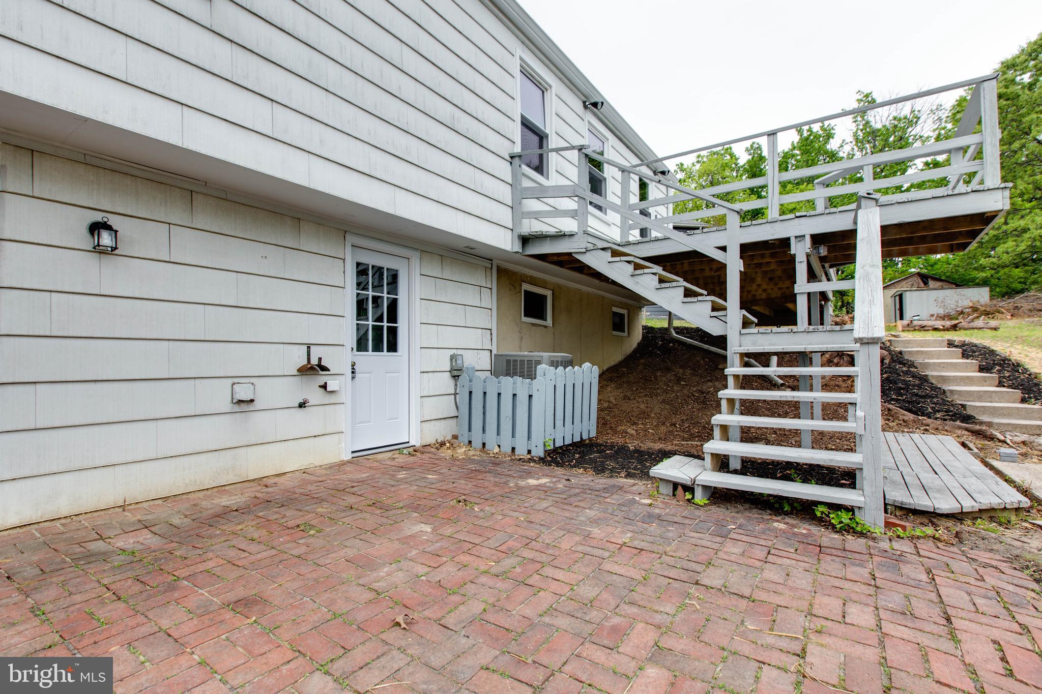 WHITE OAK MANOR - Residential