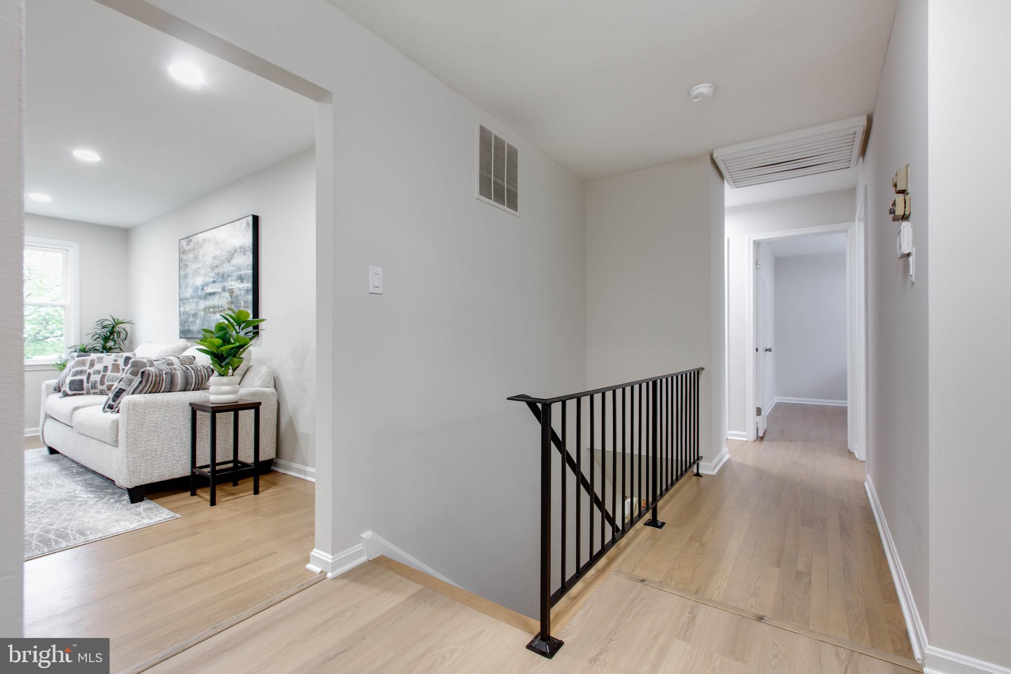 WHITE OAK MANOR - Residential