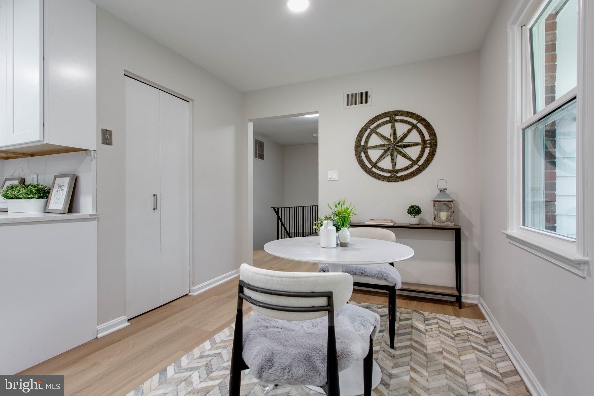 WHITE OAK MANOR - Residential