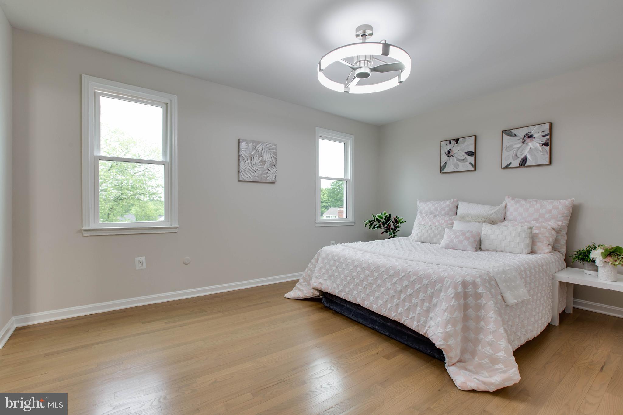 WHITE OAK MANOR - Residential
