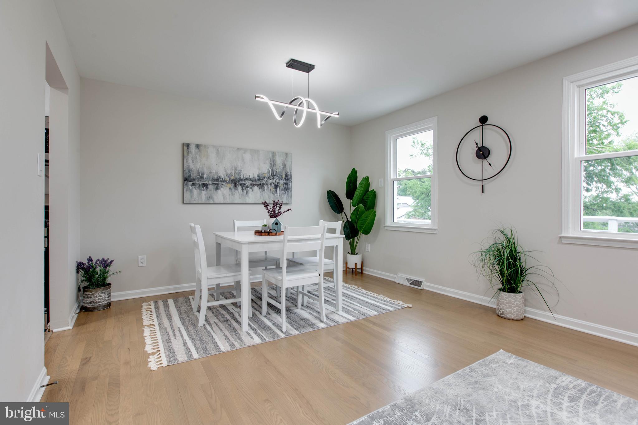 WHITE OAK MANOR - Residential