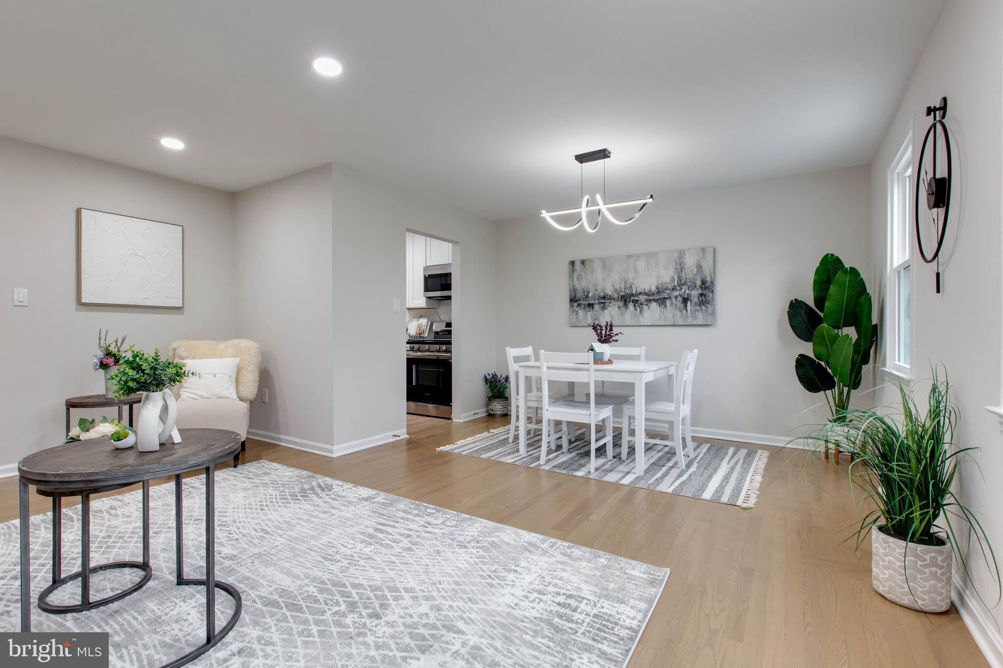 WHITE OAK MANOR - Residential