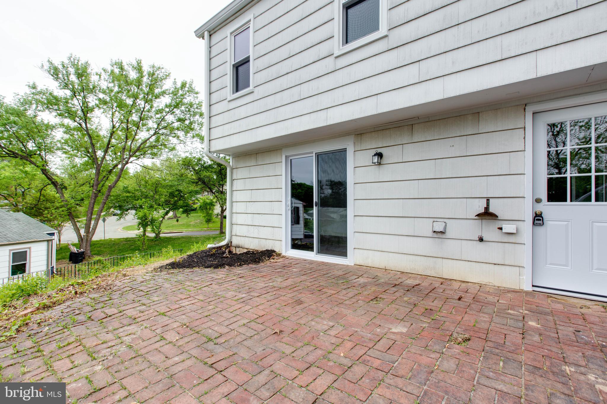 WHITE OAK MANOR - Residential