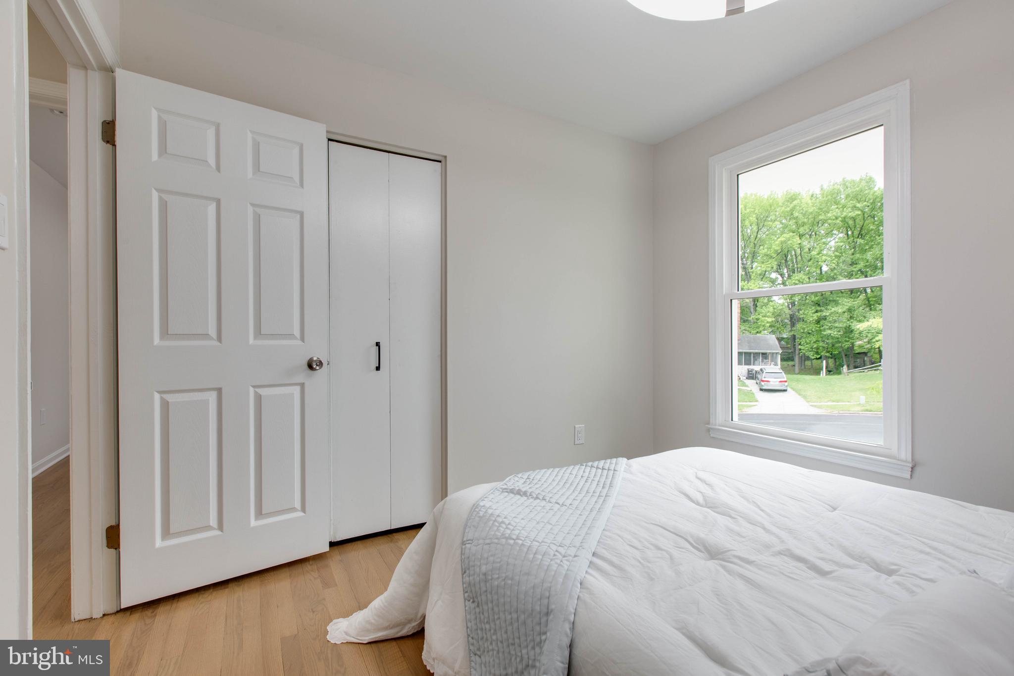 WHITE OAK MANOR - Residential