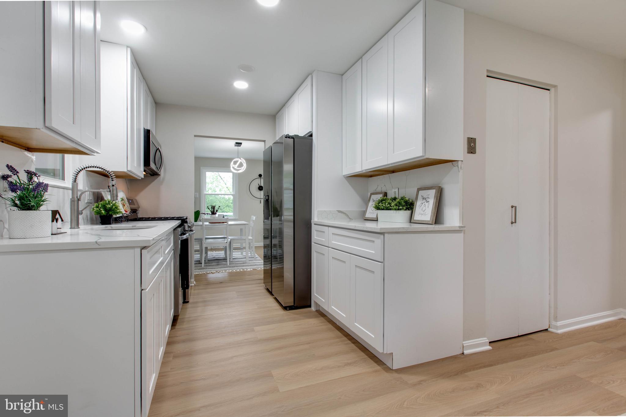 WHITE OAK MANOR - Residential