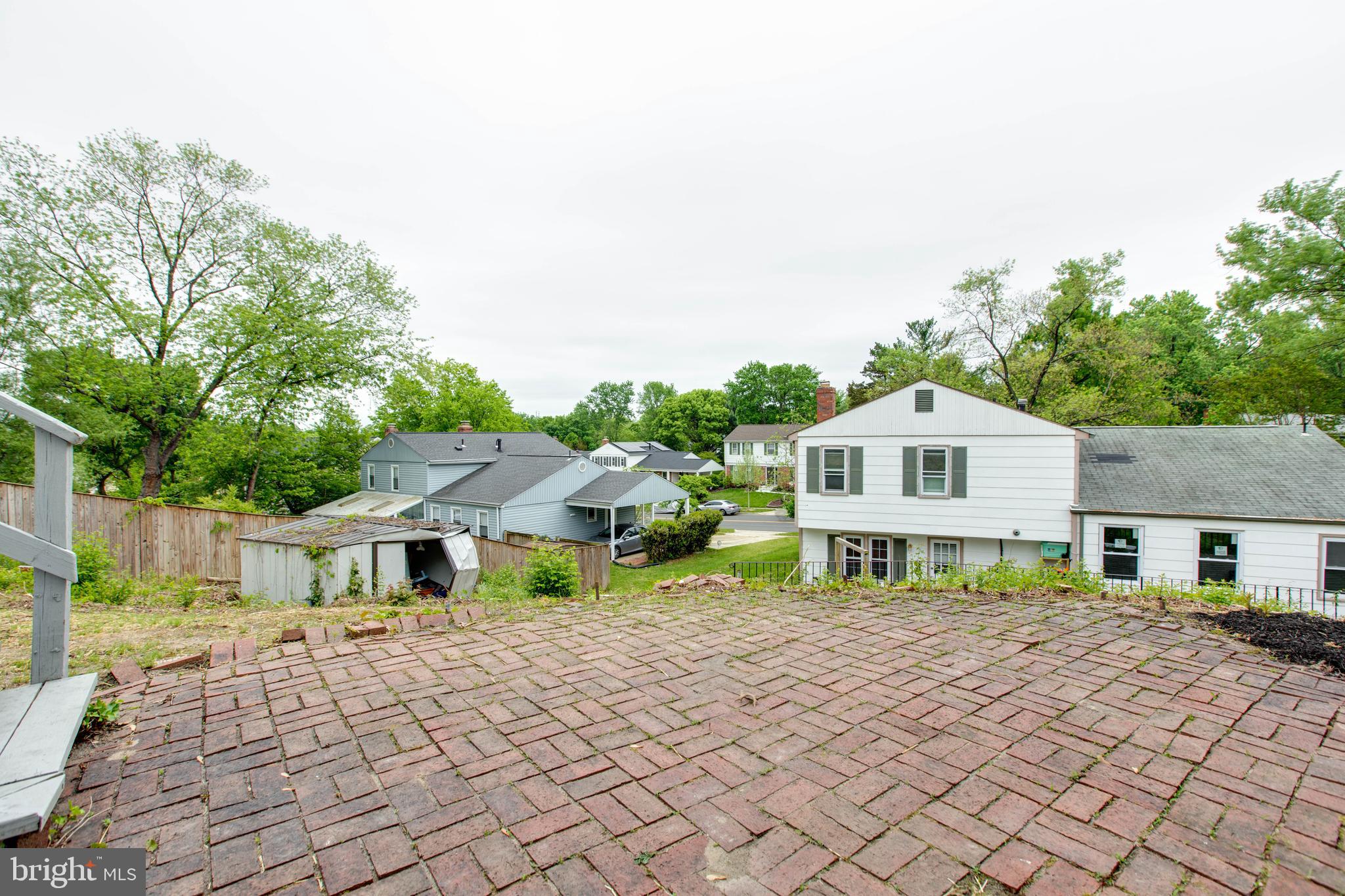 WHITE OAK MANOR - Residential