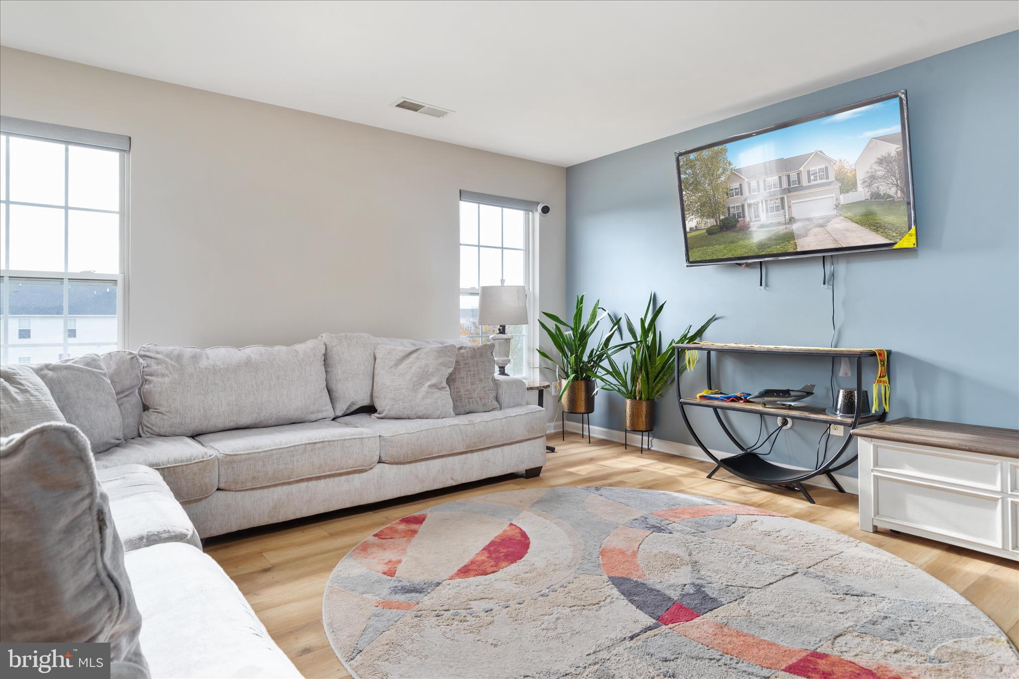 THE GUARDS - Residential