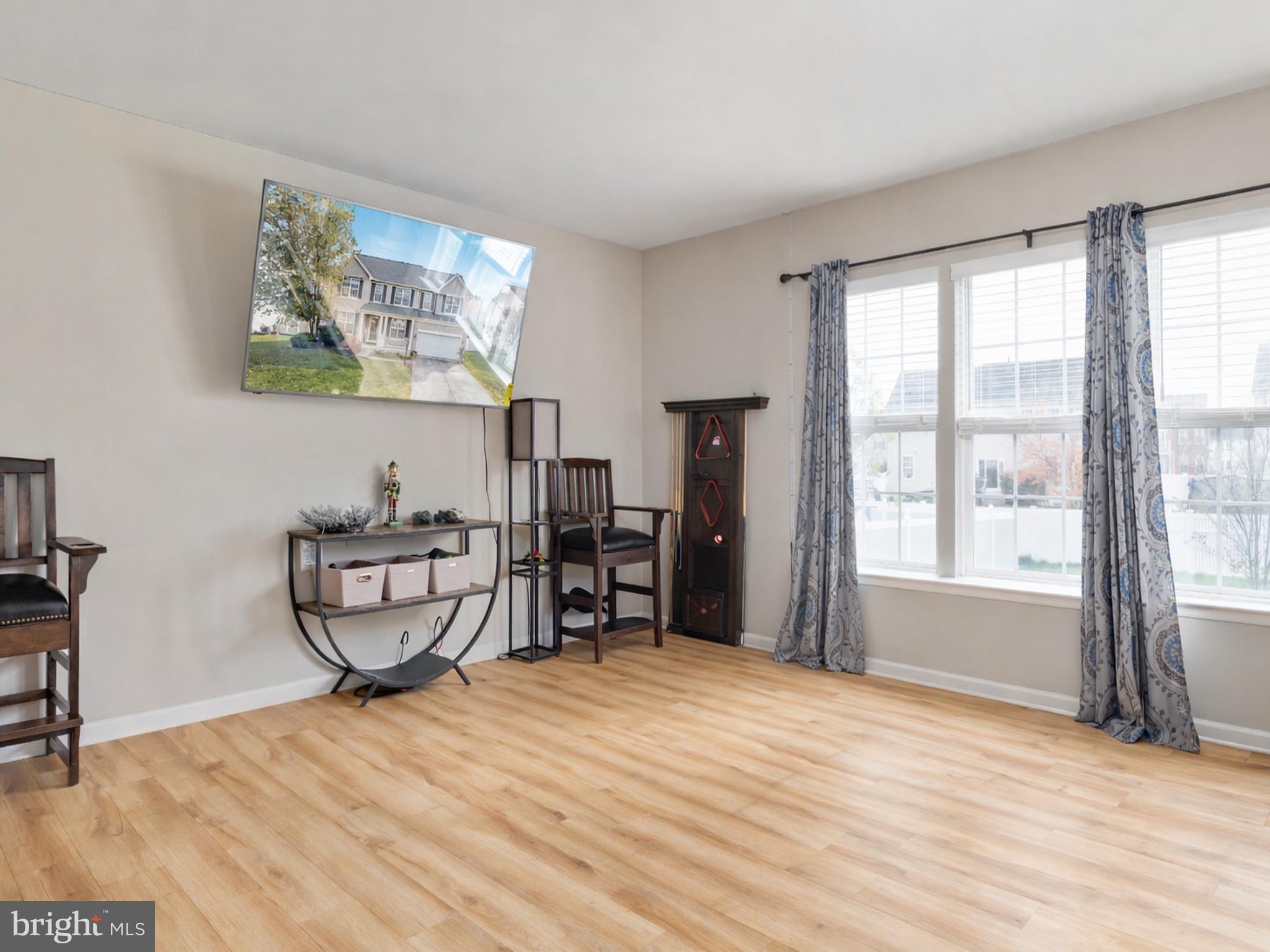 THE GUARDS - Residential