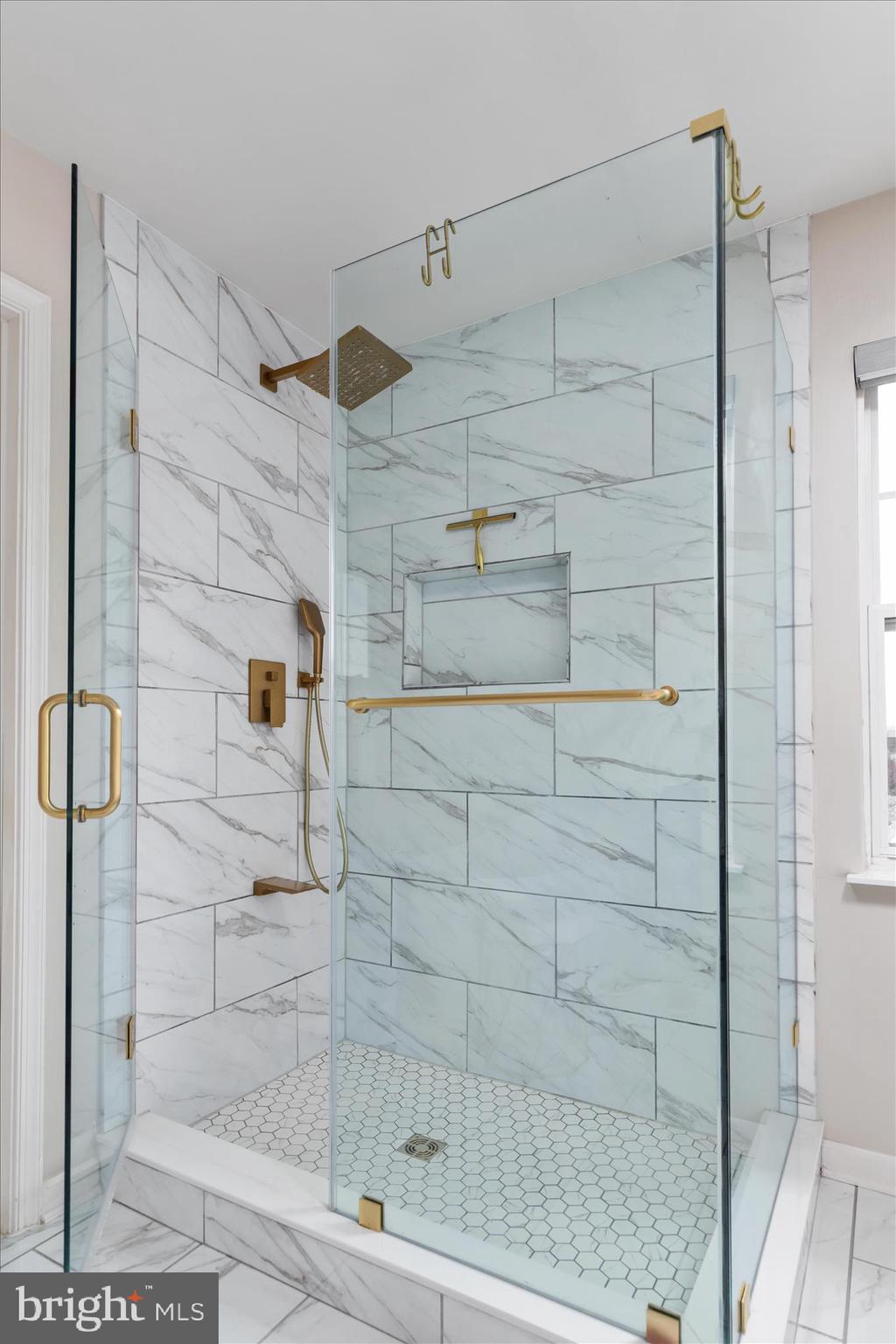 THE GUARDS - Residential