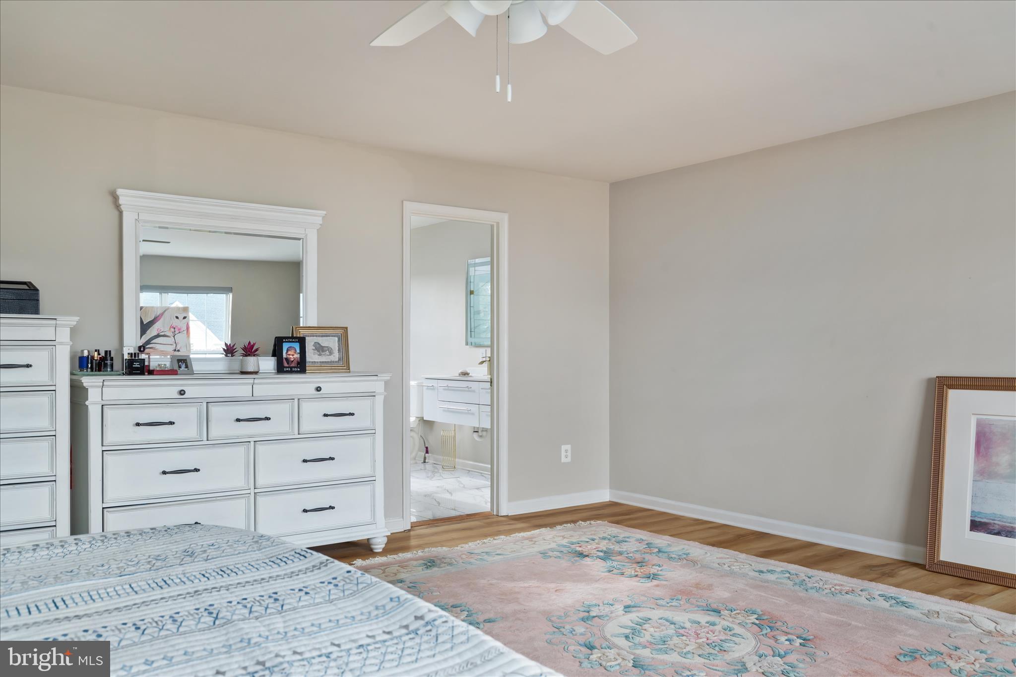 THE GUARDS - Residential