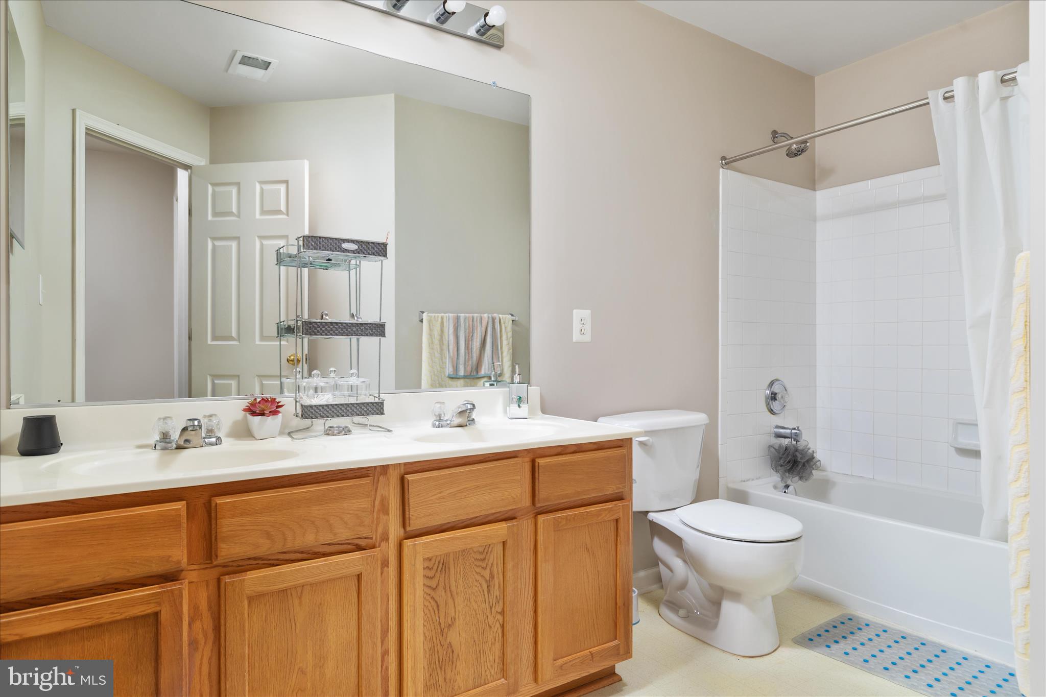 THE GUARDS - Residential