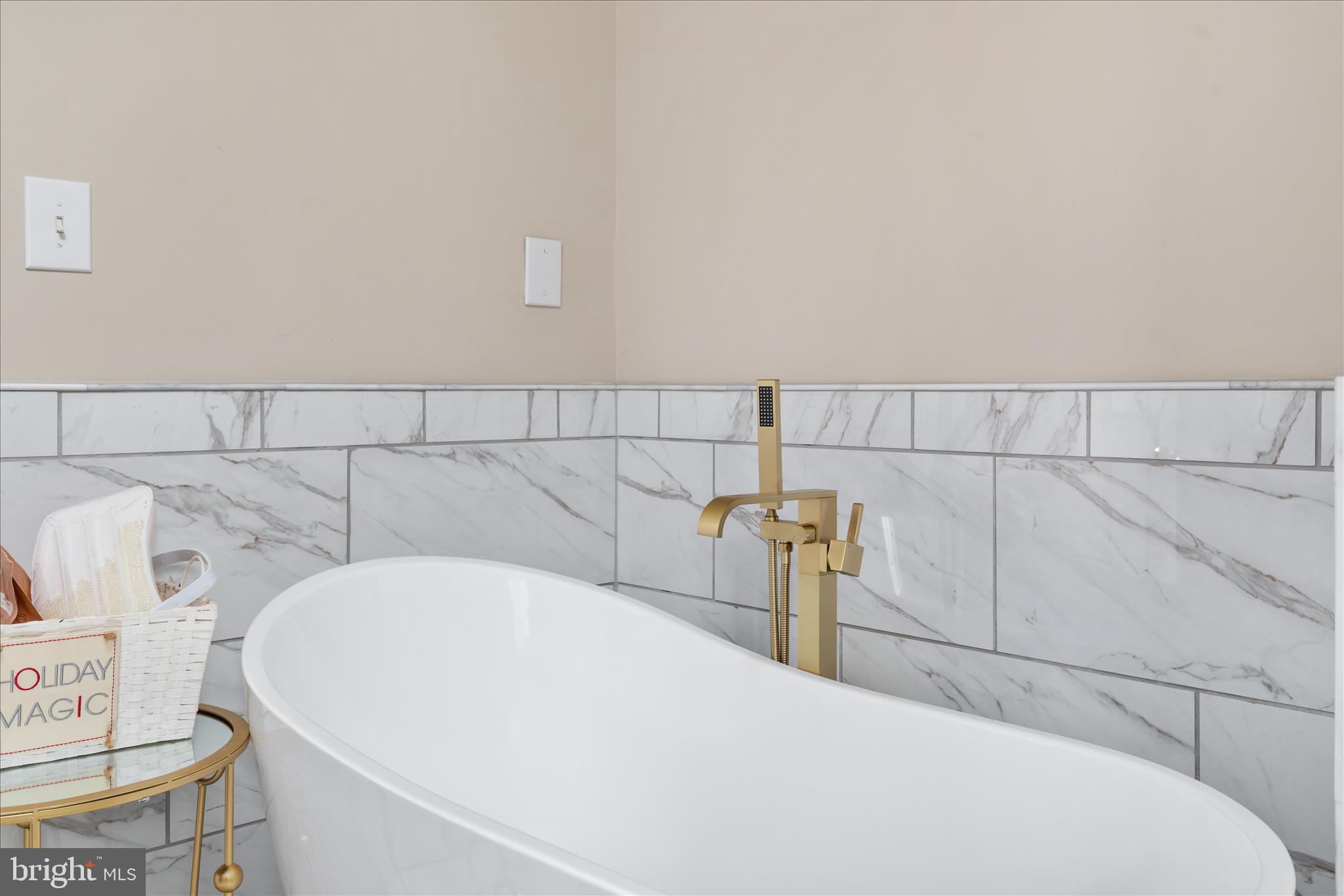 THE GUARDS - Residential