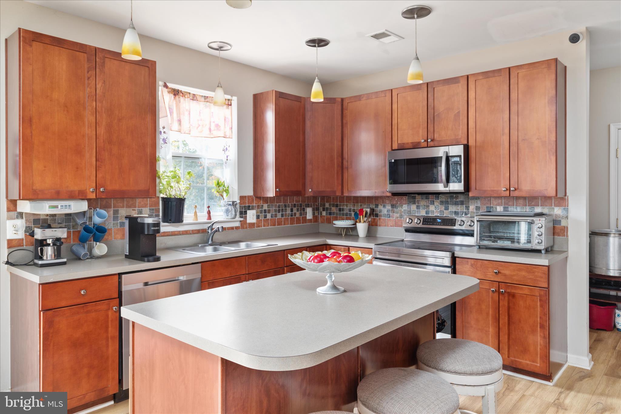 THE GUARDS - Residential