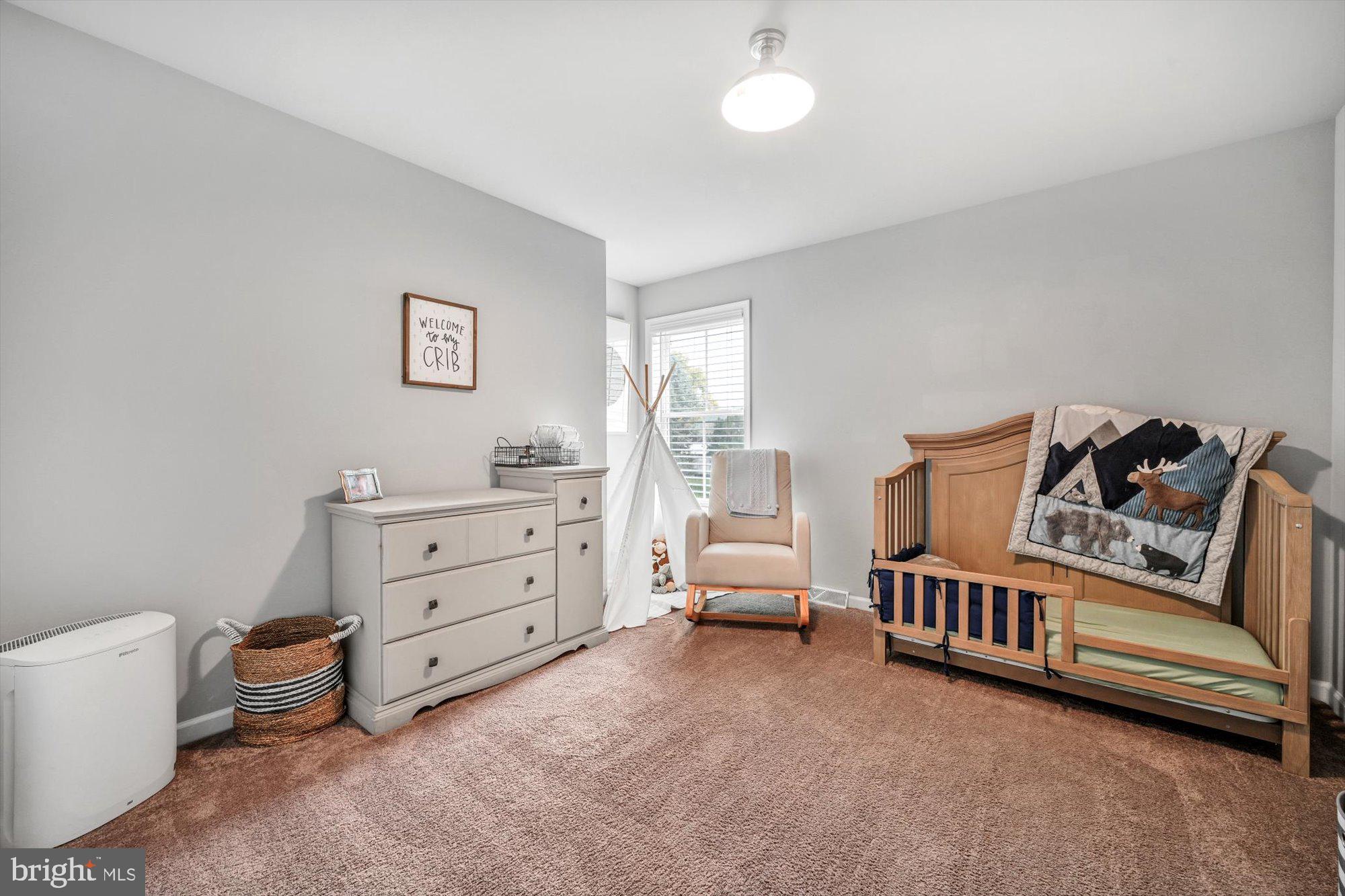 LAKESIDE VILLAS - Residential