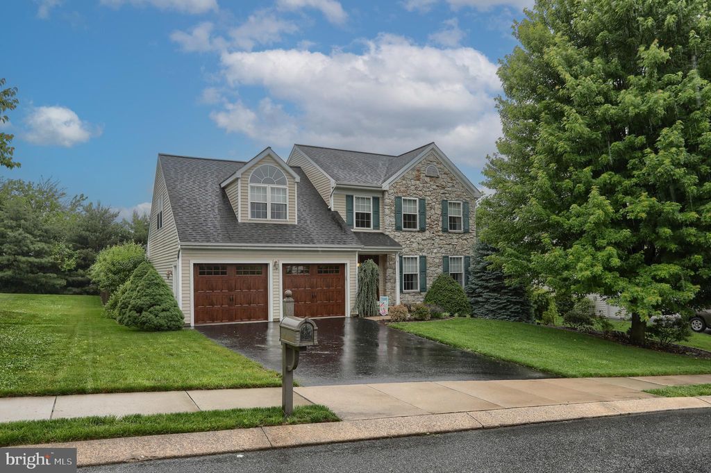 Photo of 14 Tower Drive, ELIZABETHTOWN, PA 17022 (MLS # PALA2088688)