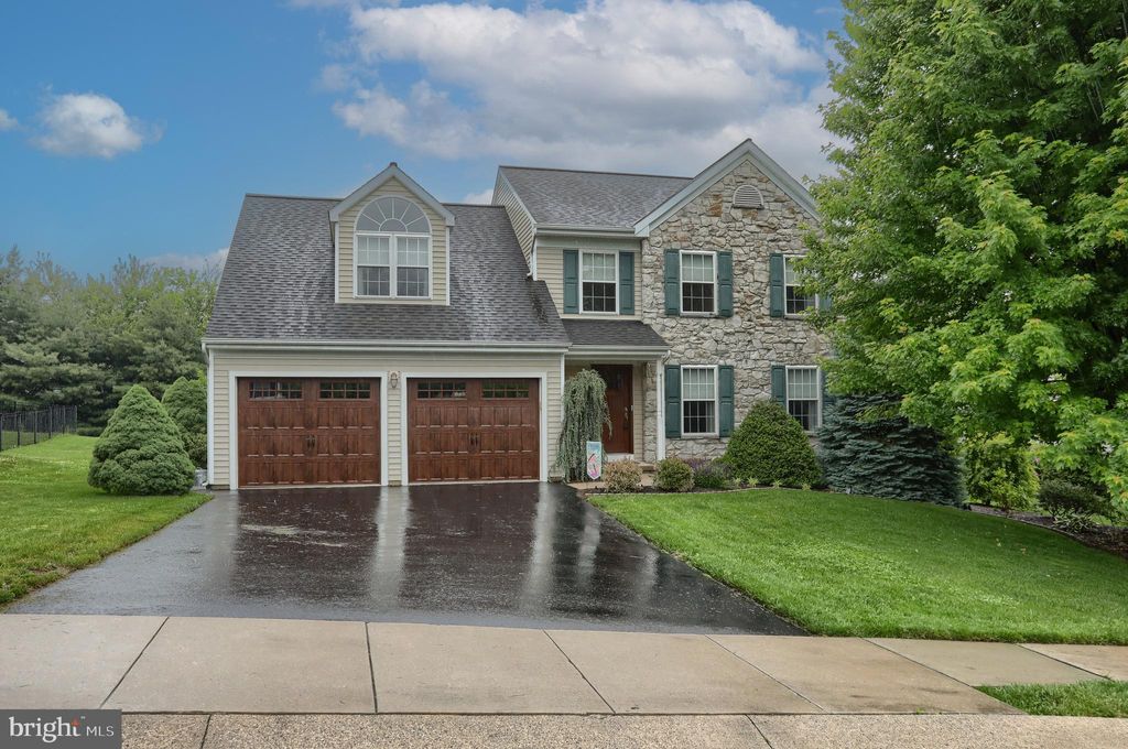 Photo of 14 Tower Drive, ELIZABETHTOWN, PA 17022 (MLS # PALA2088688)