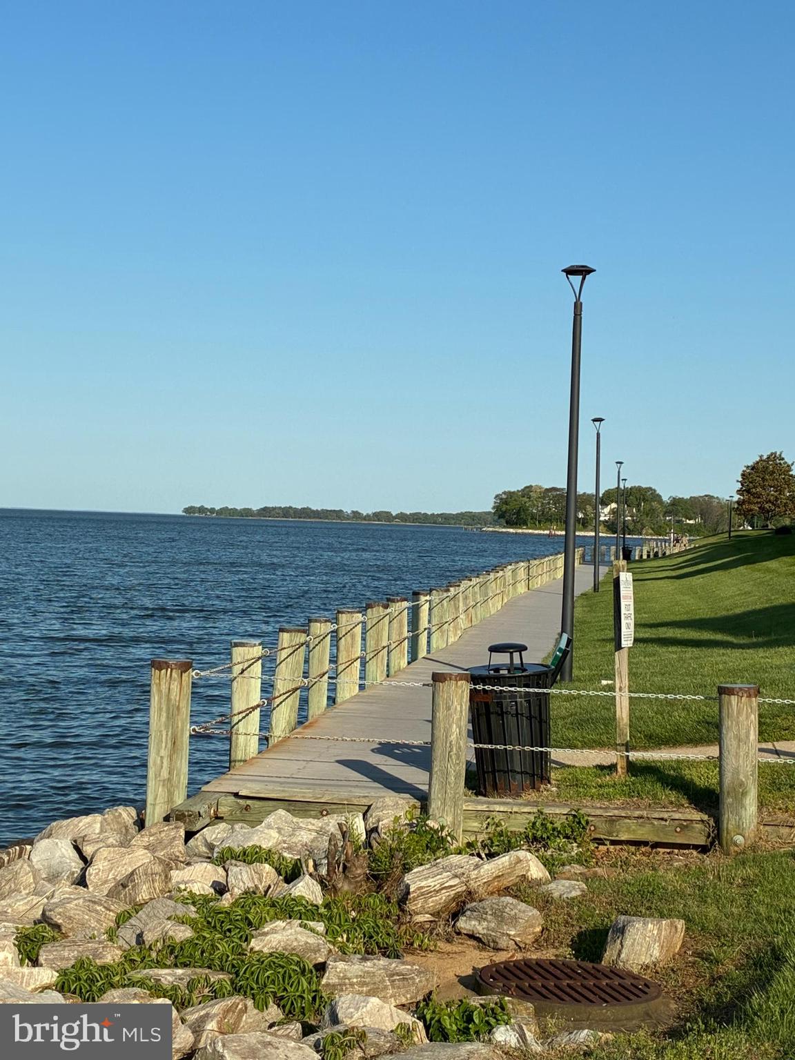 STONEY BEACH - Residential