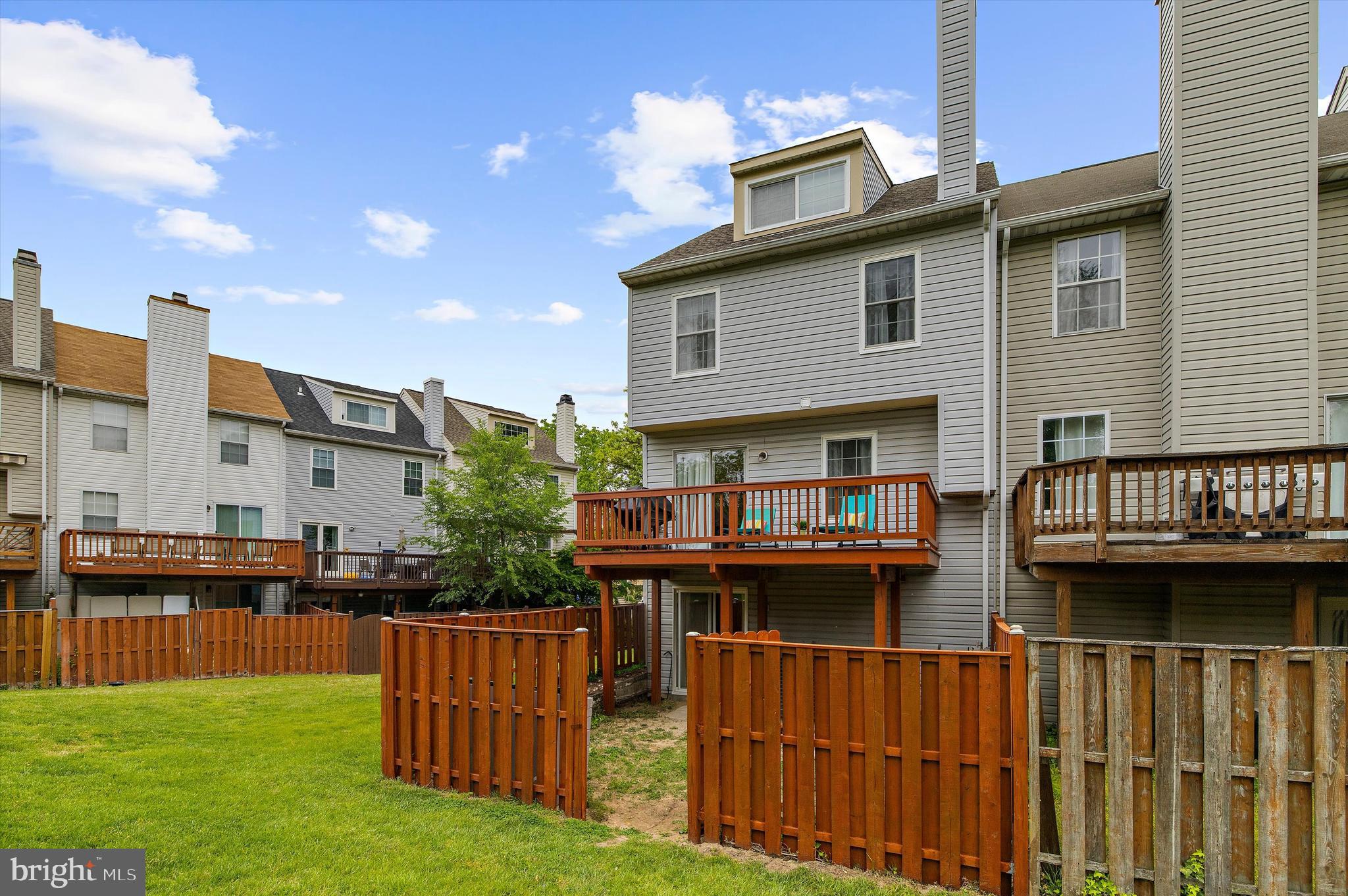 STONEY BEACH - Residential