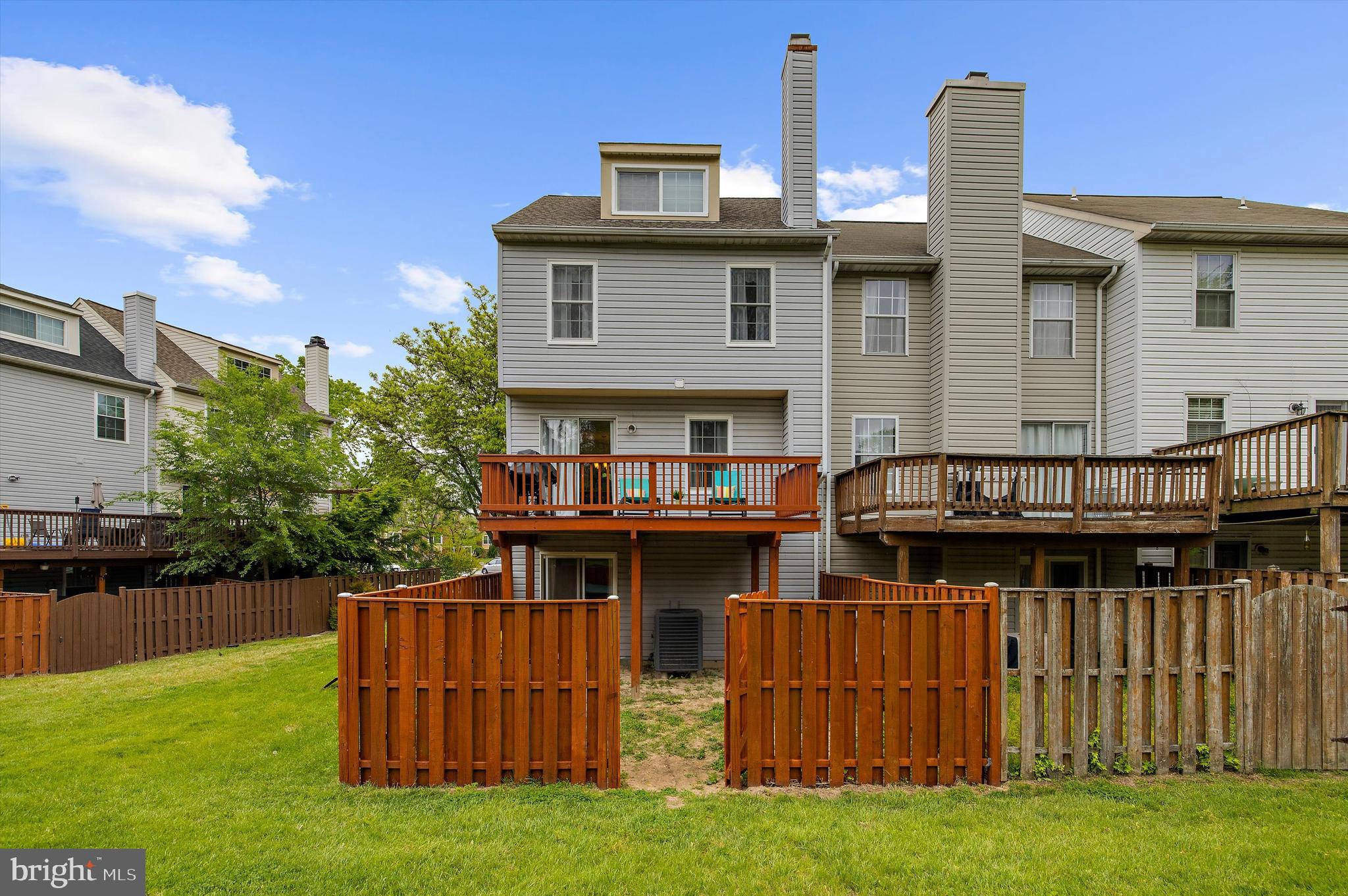 STONEY BEACH - Residential