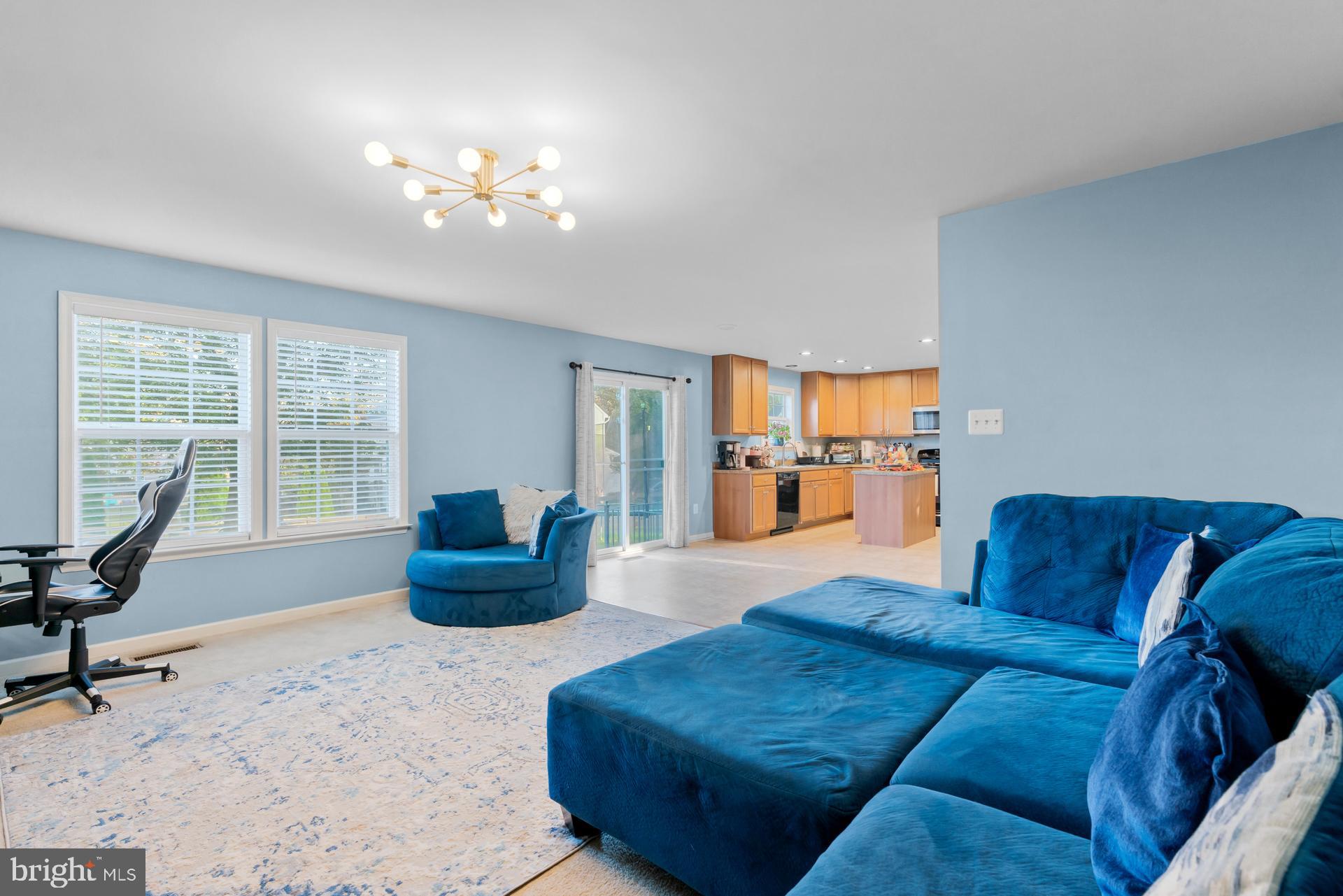 WEST FIELDS - Residential