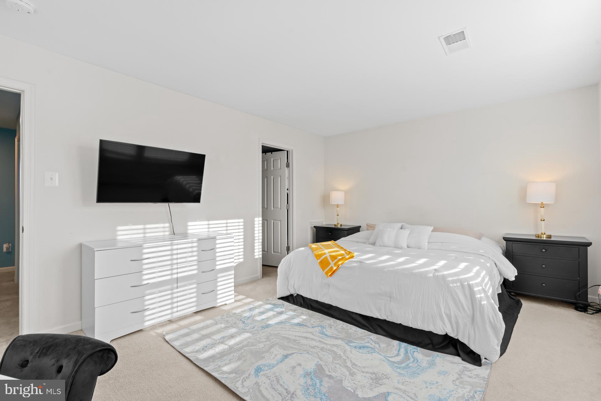 WEST FIELDS - Residential