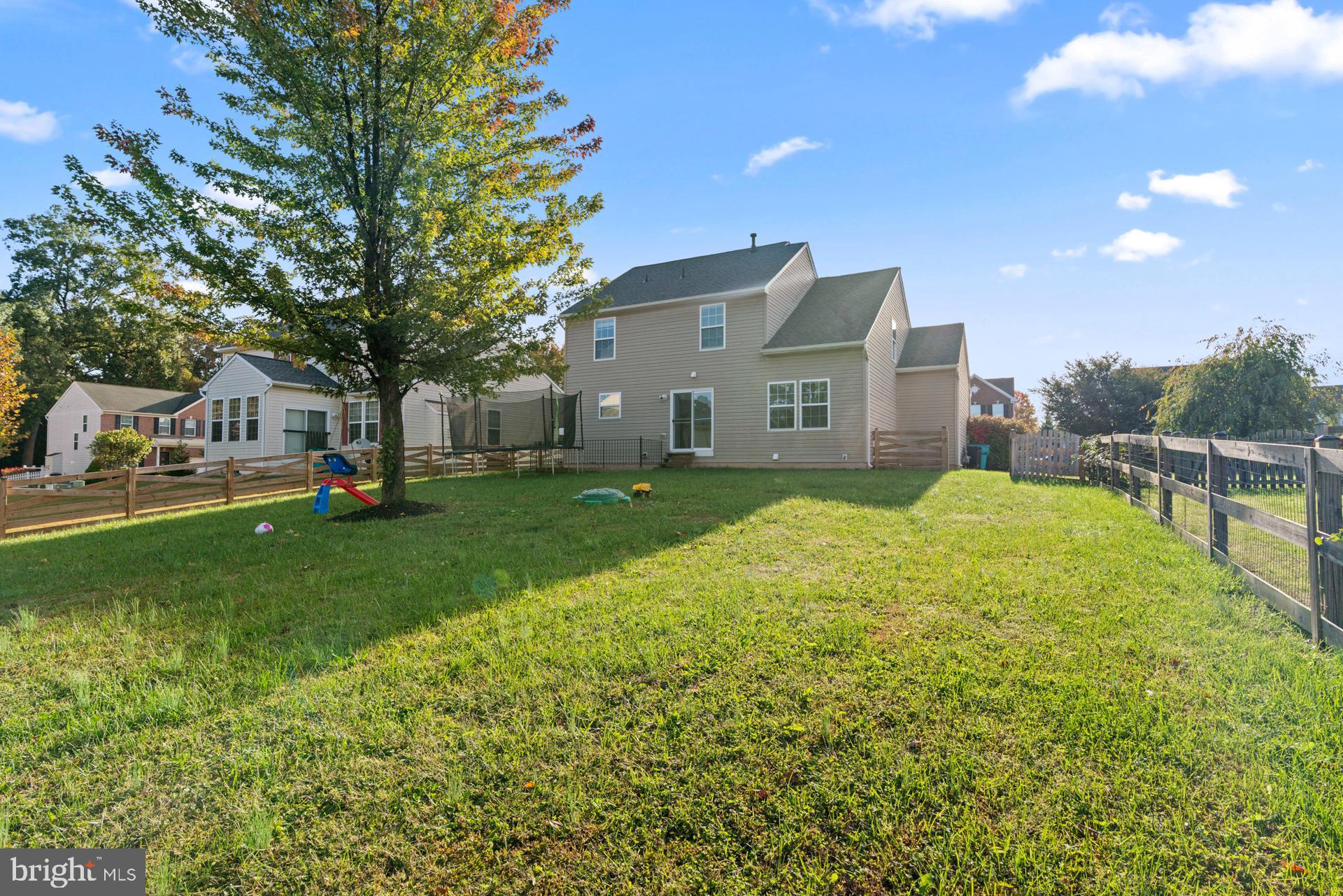 WEST FIELDS - Residential