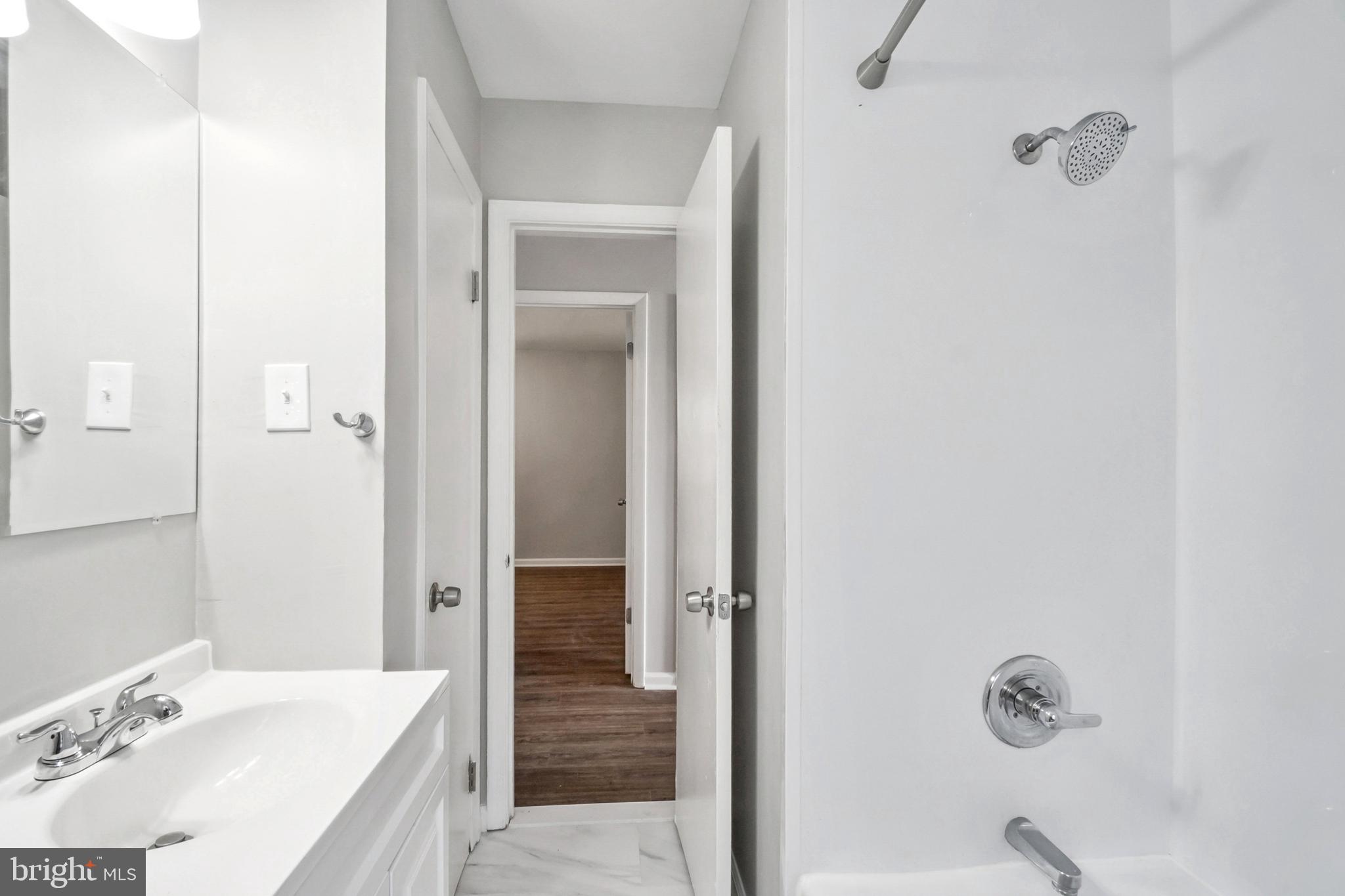 CAPITOL HEIGHTS - Residential Lease