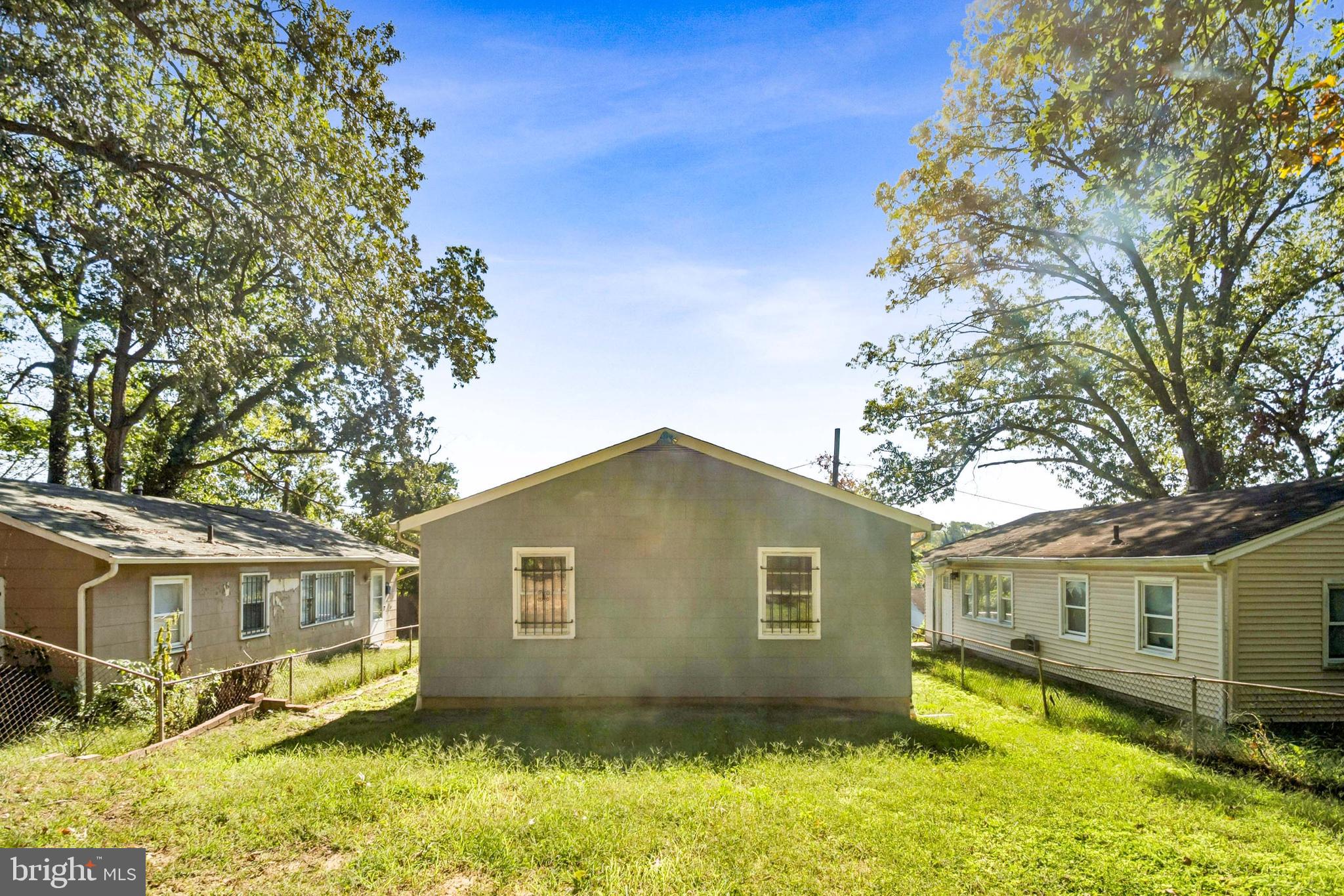 CAPITOL HEIGHTS - Residential Lease