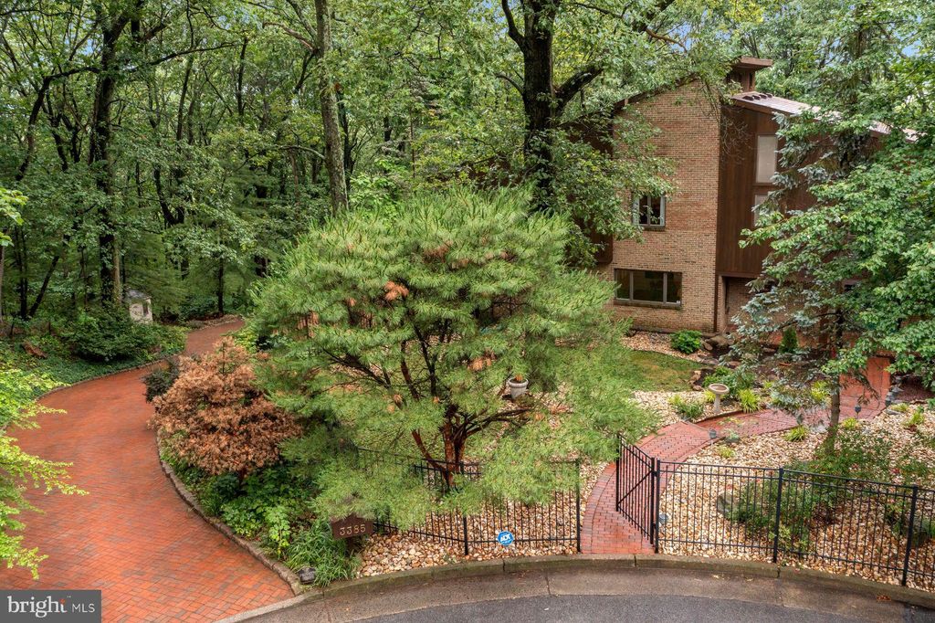 Photo of 3385 Woodbridge Circle, BETHLEHEM, PA 18017 (MLS # PANH2009992)