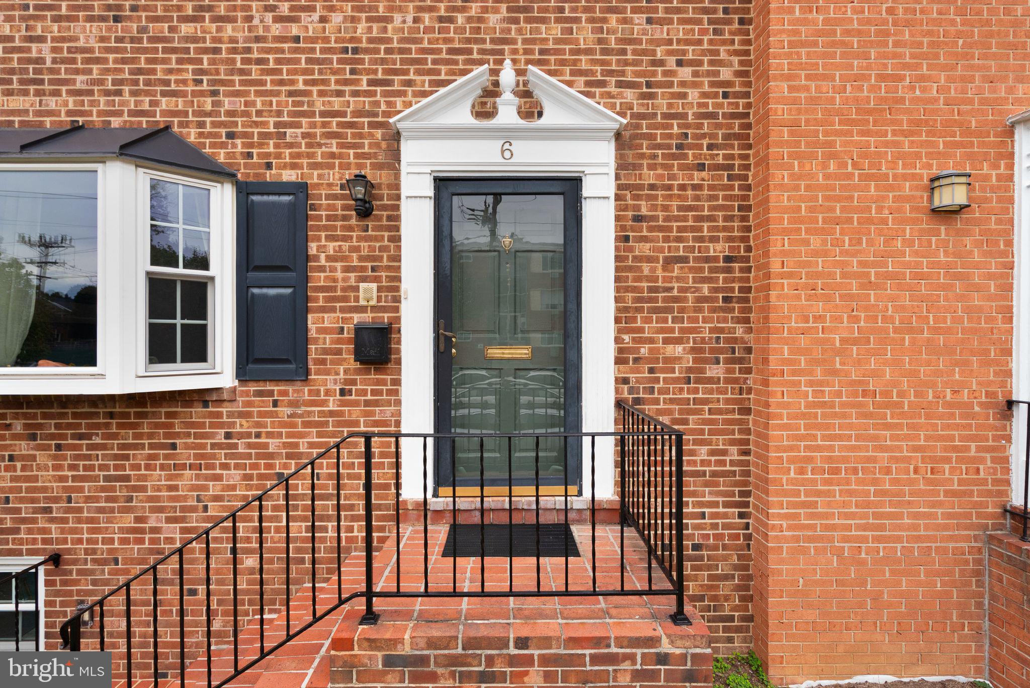 6 E MASON AVENUE