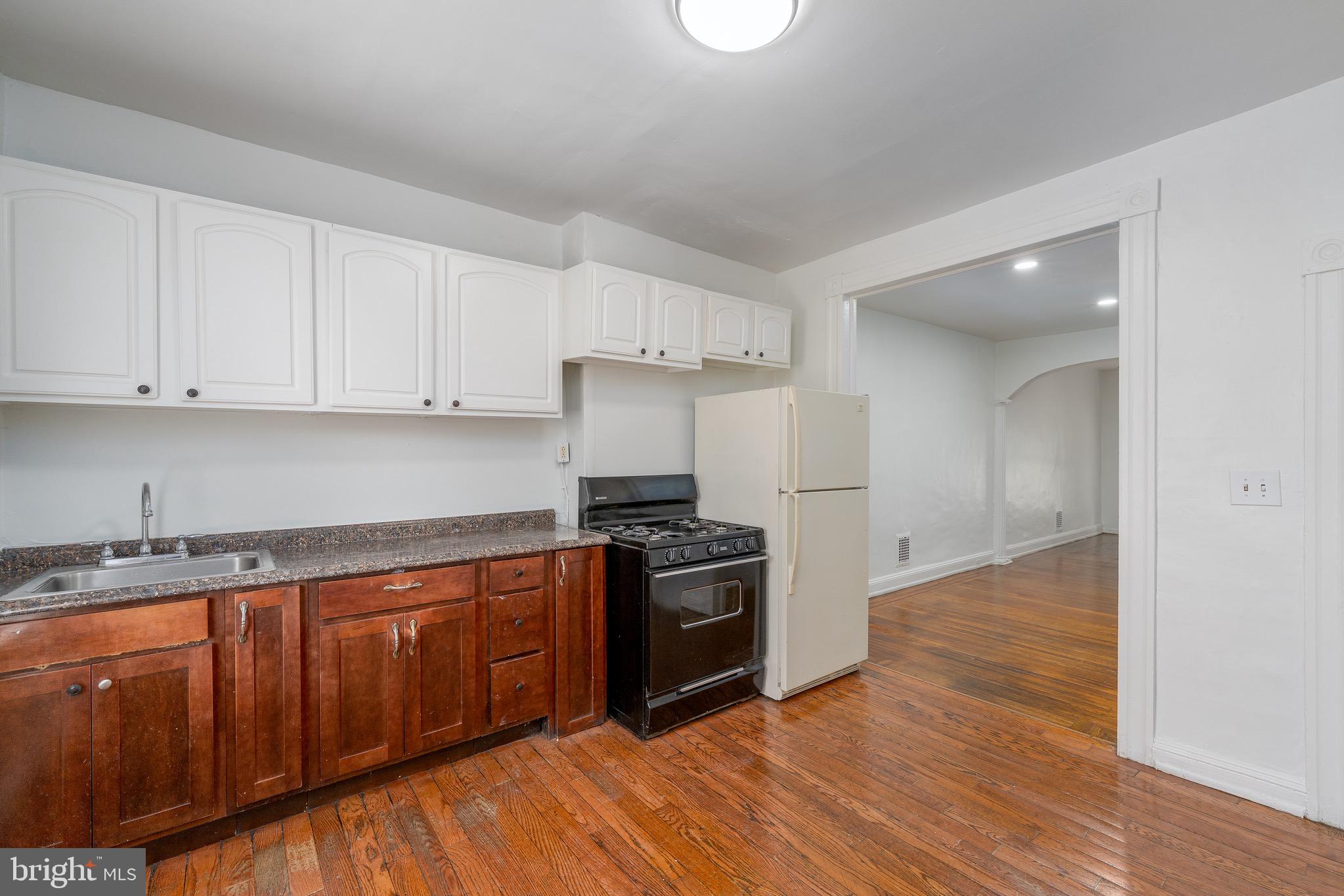 328 S MACON STREET