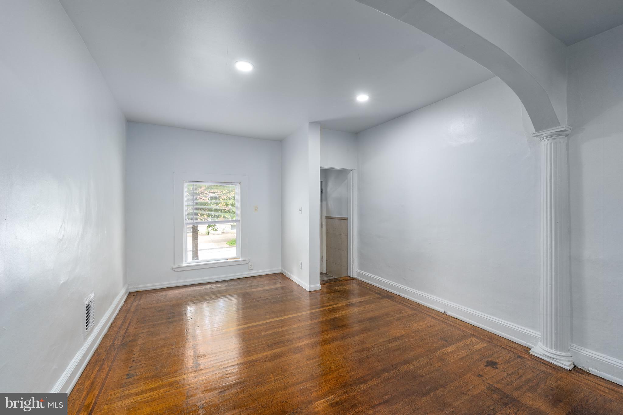 328 S MACON STREET