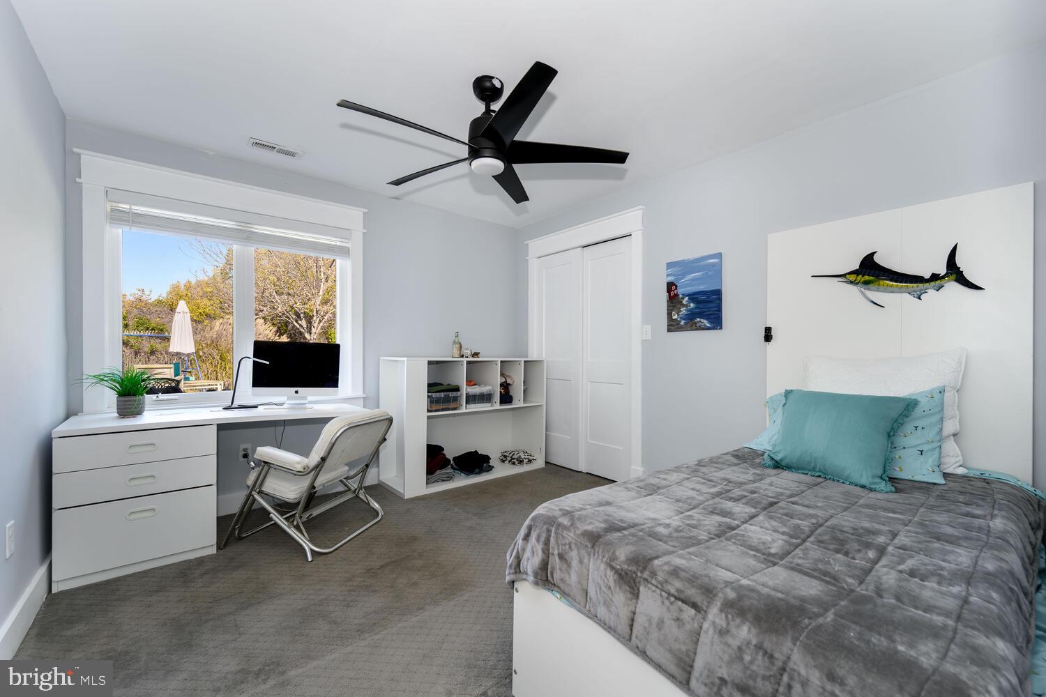 QUEEN ANNE COLONY - Residential