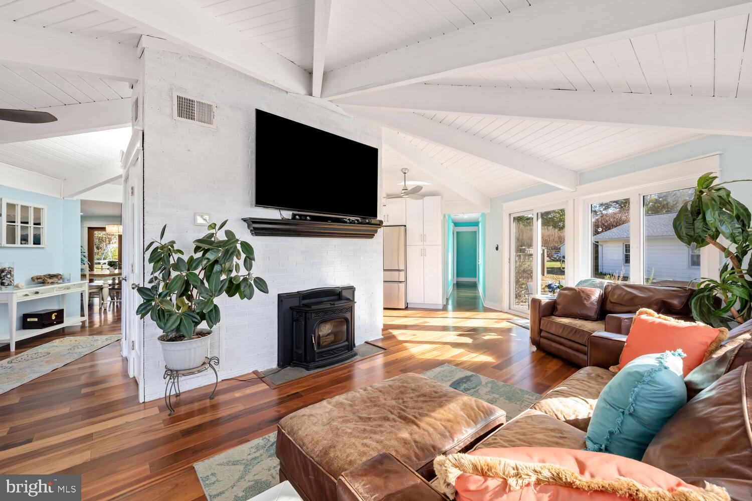 227 QUEEN ANNE CLUB DRIVE