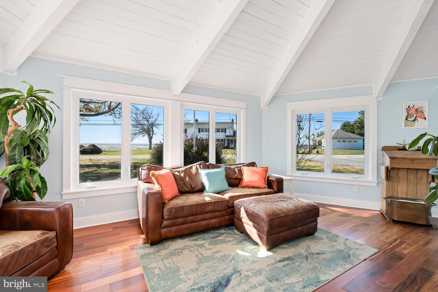 QUEEN ANNE COLONY - Residential