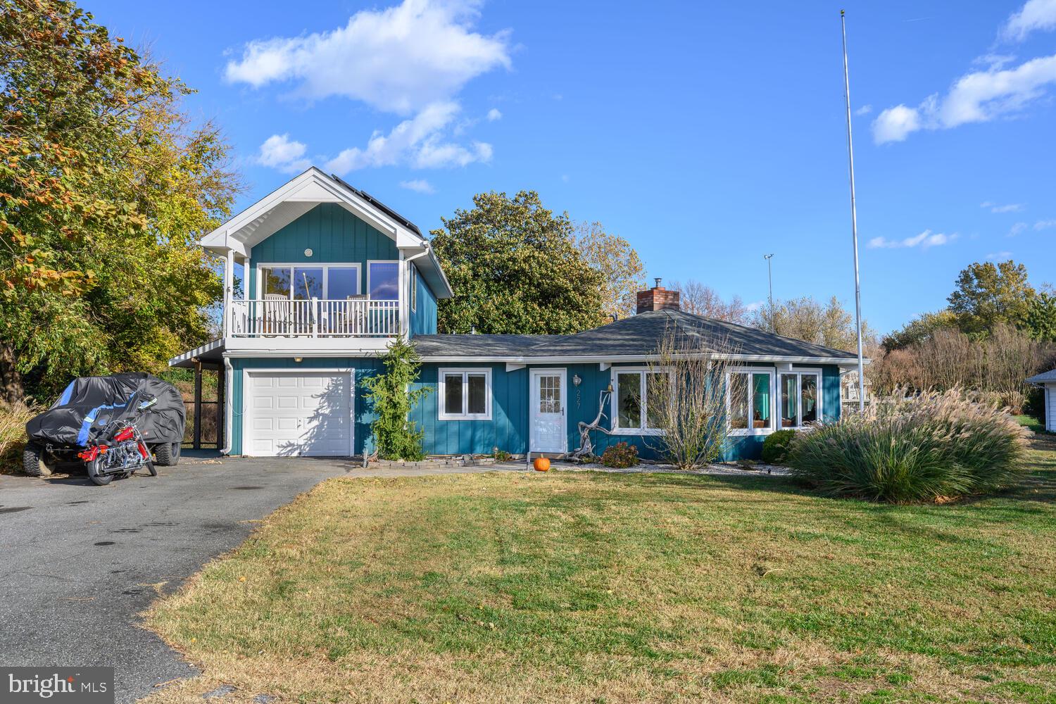 QUEEN ANNE COLONY - Residential