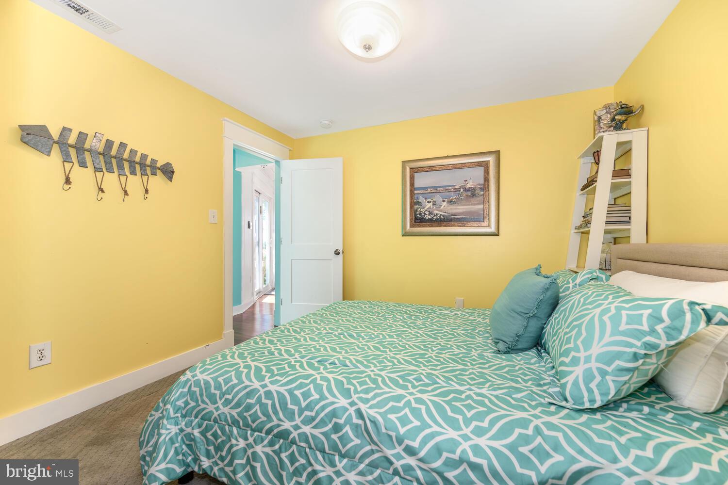 QUEEN ANNE COLONY - Residential