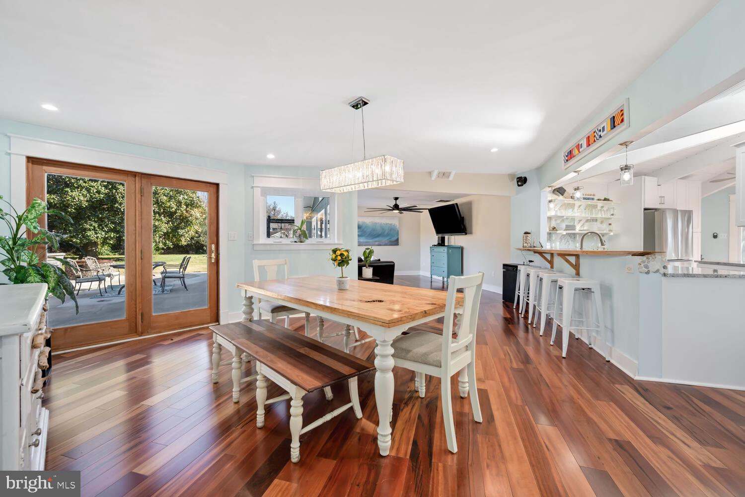 QUEEN ANNE COLONY - Residential