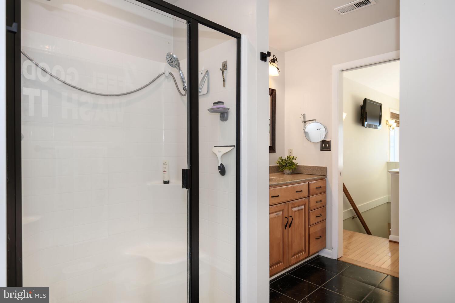 QUEEN ANNE COLONY - Residential