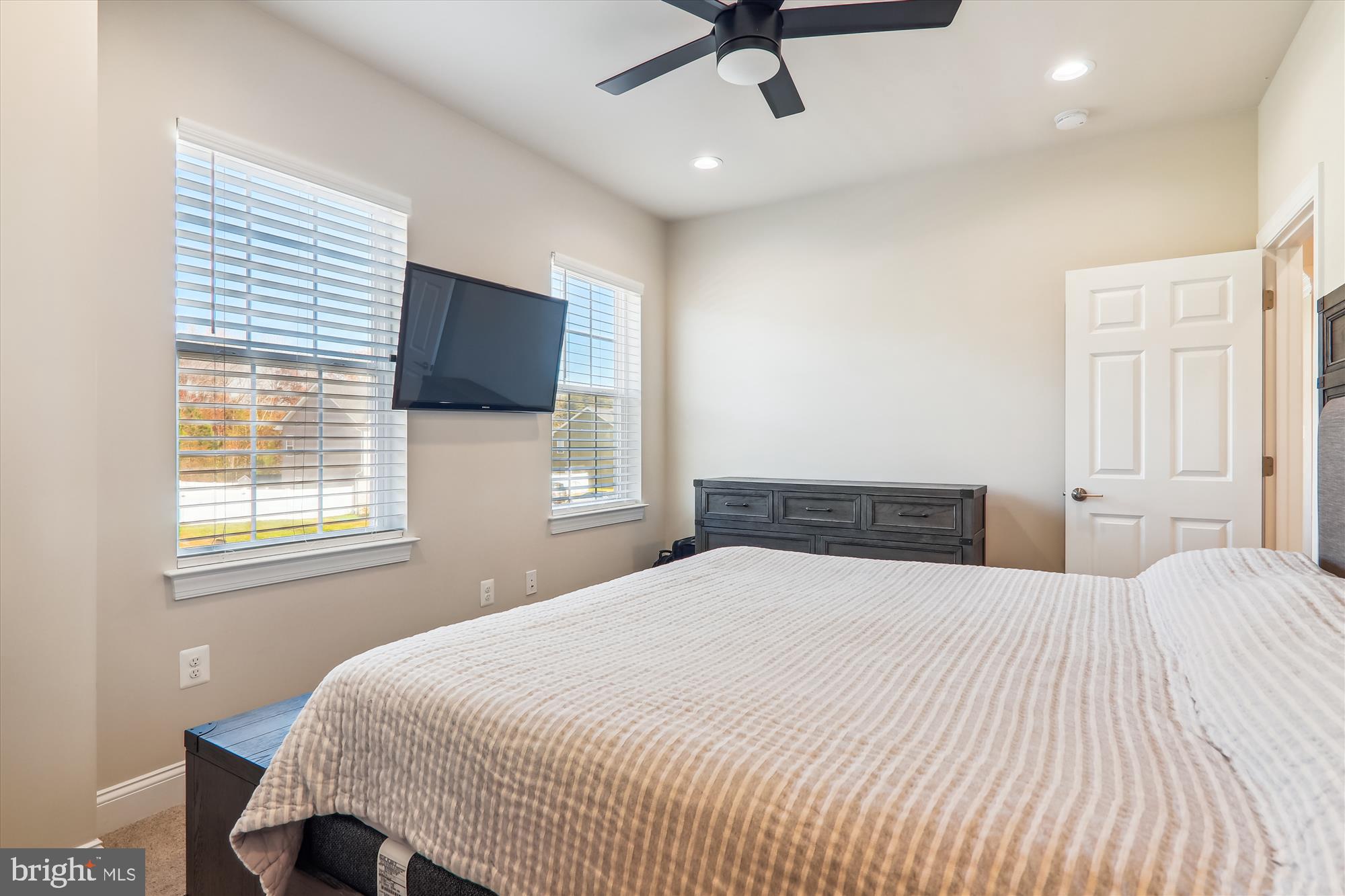 LANHAM VILLAGE - Residential