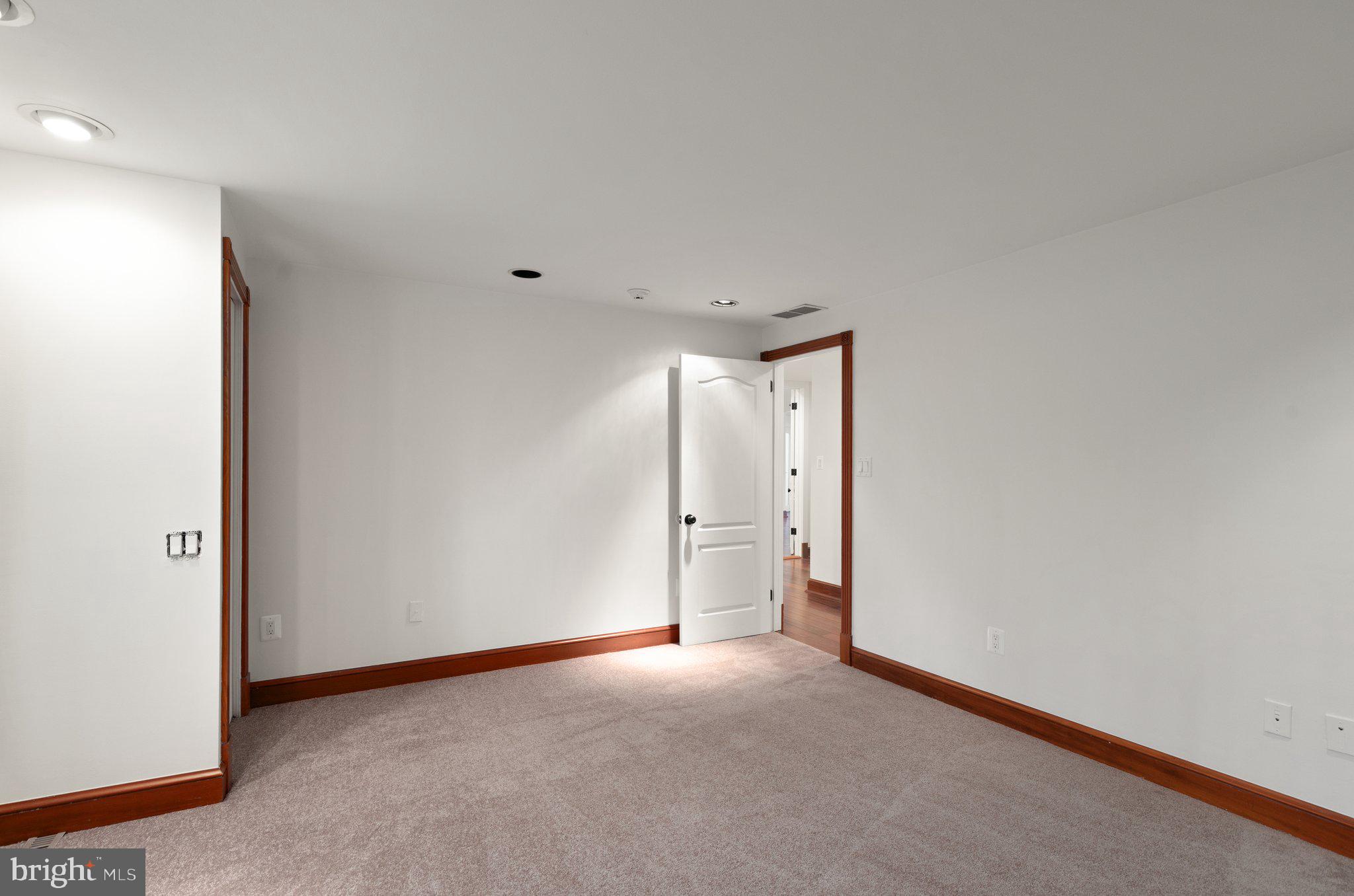 VELVET VALLEY - Residential