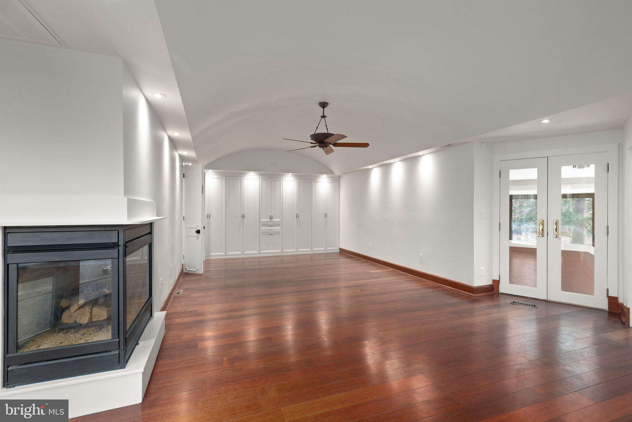 VELVET VALLEY - Residential