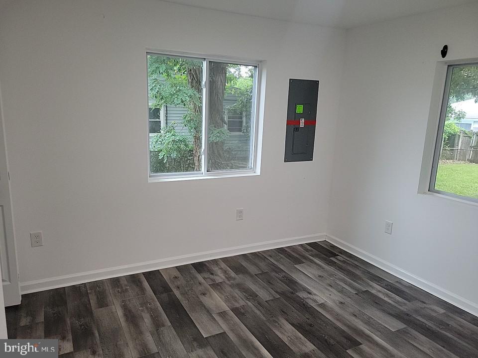 MIDDLE RIVER - Residential