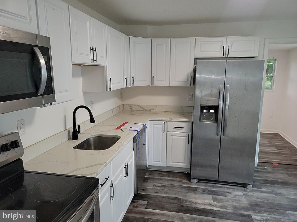 MIDDLE RIVER - Residential