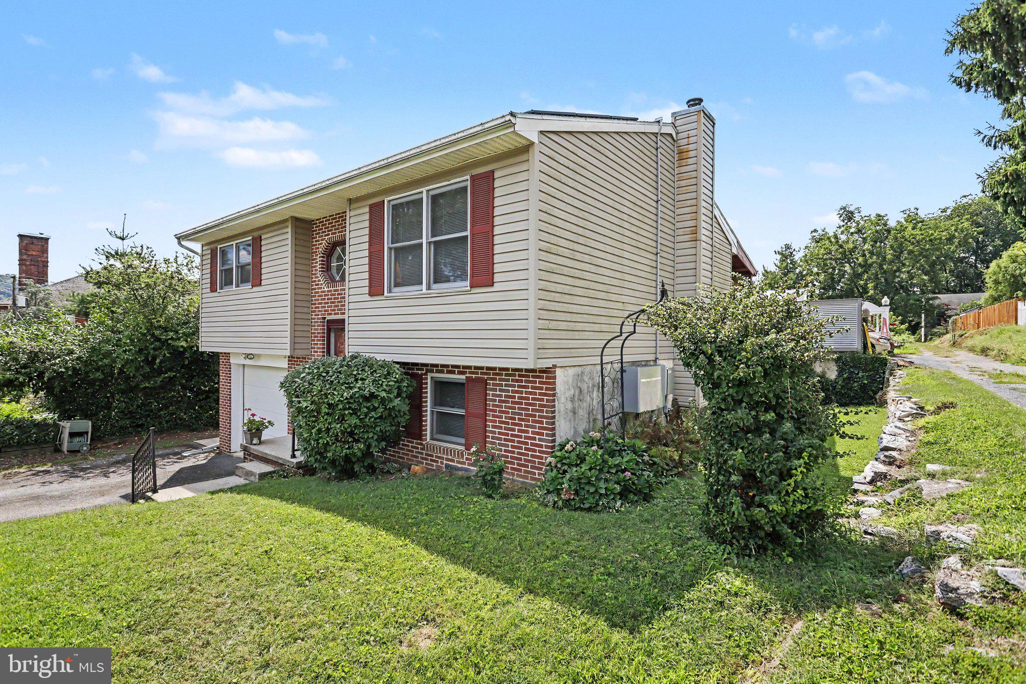 1 CHERRY AVENUE