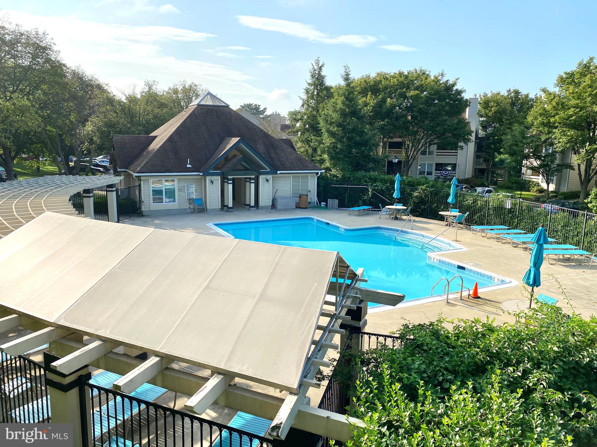 CARR AT PINECREST - Residential